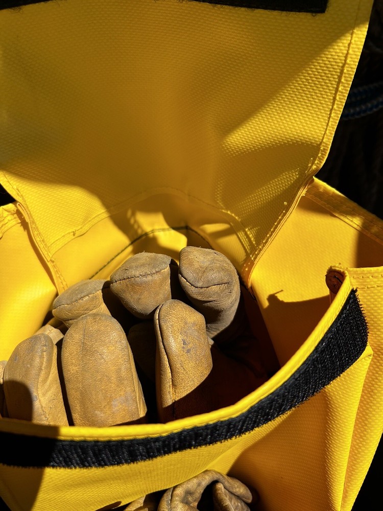Primary Glove Bag Yellow w/ Flag