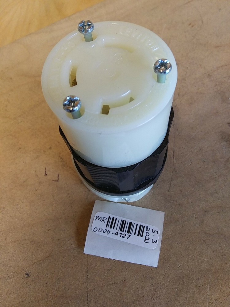 Leviton 2643 Locking Connector 2 Pole 3 Wire Grounding
