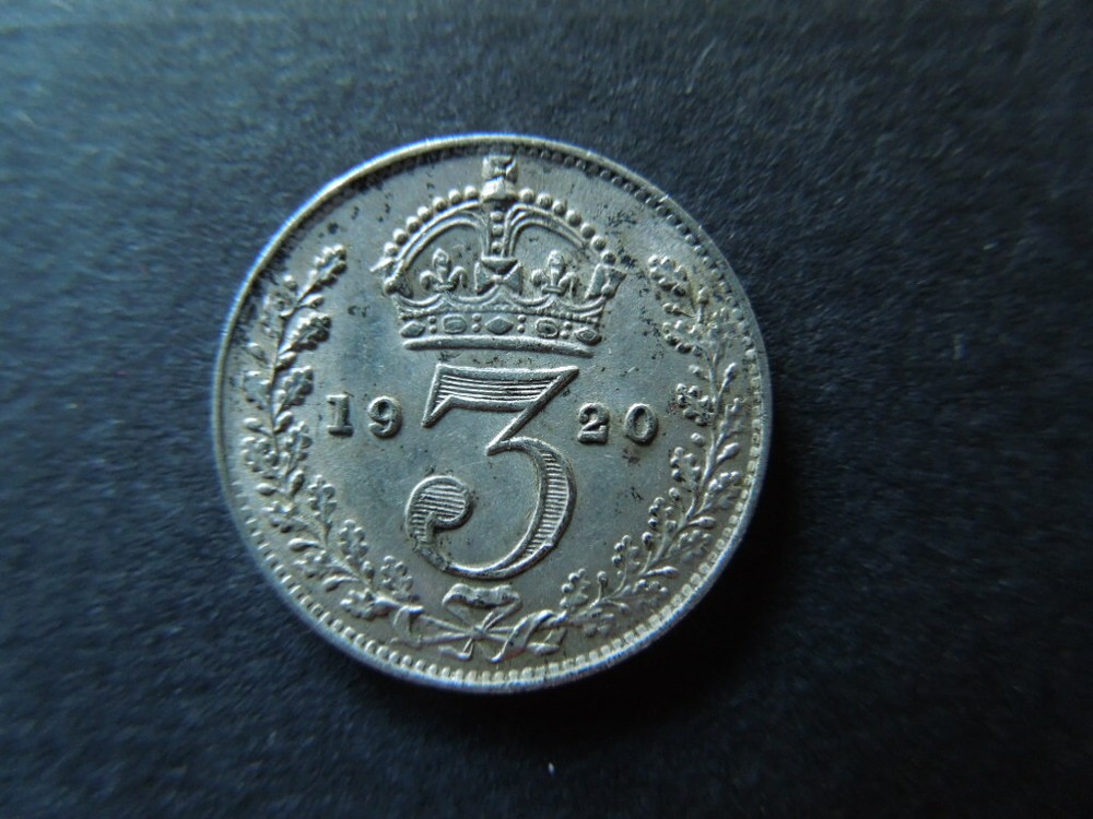 J1357  GREAT  BRITAIN 1920 SILVER  3  PENCE  UNC