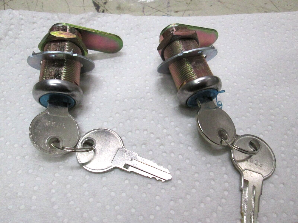 ROADKROME QUADRAX METAL SADDLEBAG + TRUNK LOCKS - GETS 2 KEYED THE SAME - 4 KEYS