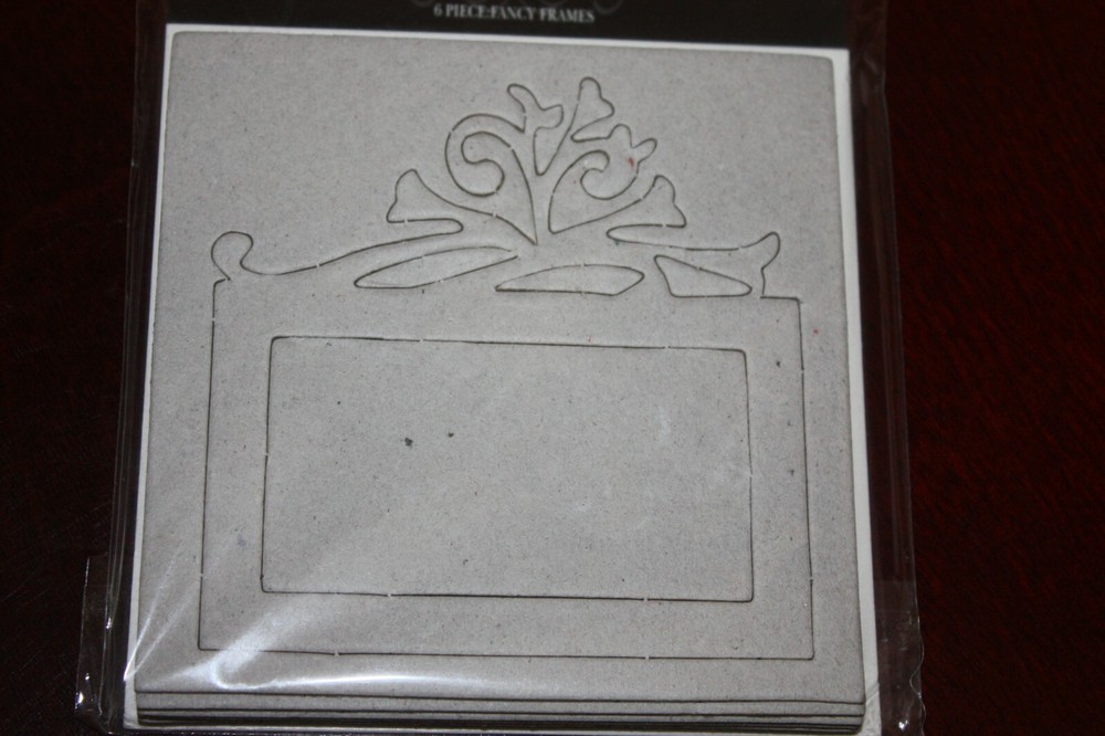 DELISH Biscuit Board 6 Piece Fancy Frames BNIP