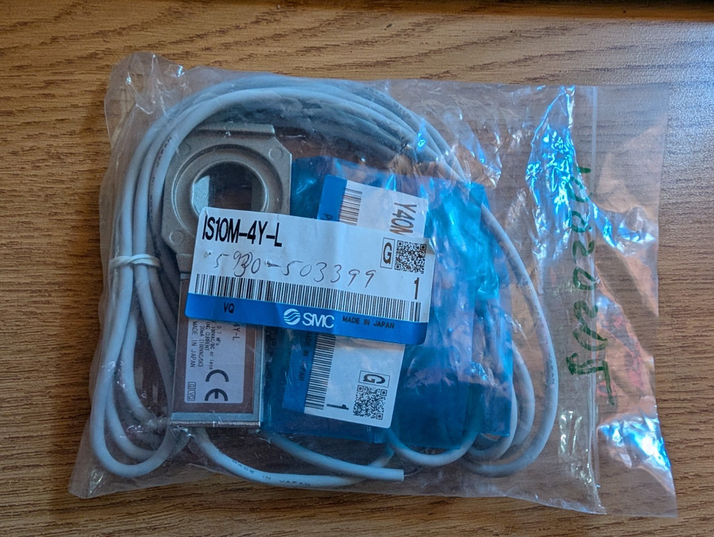 SMC IS10M-4Y-L Pressure Switch