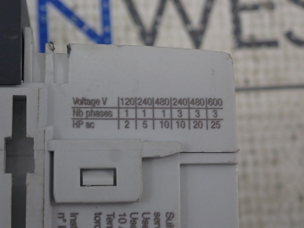 Socomec 22013003 Disconnect Load Break Switch 3P 30A 600V