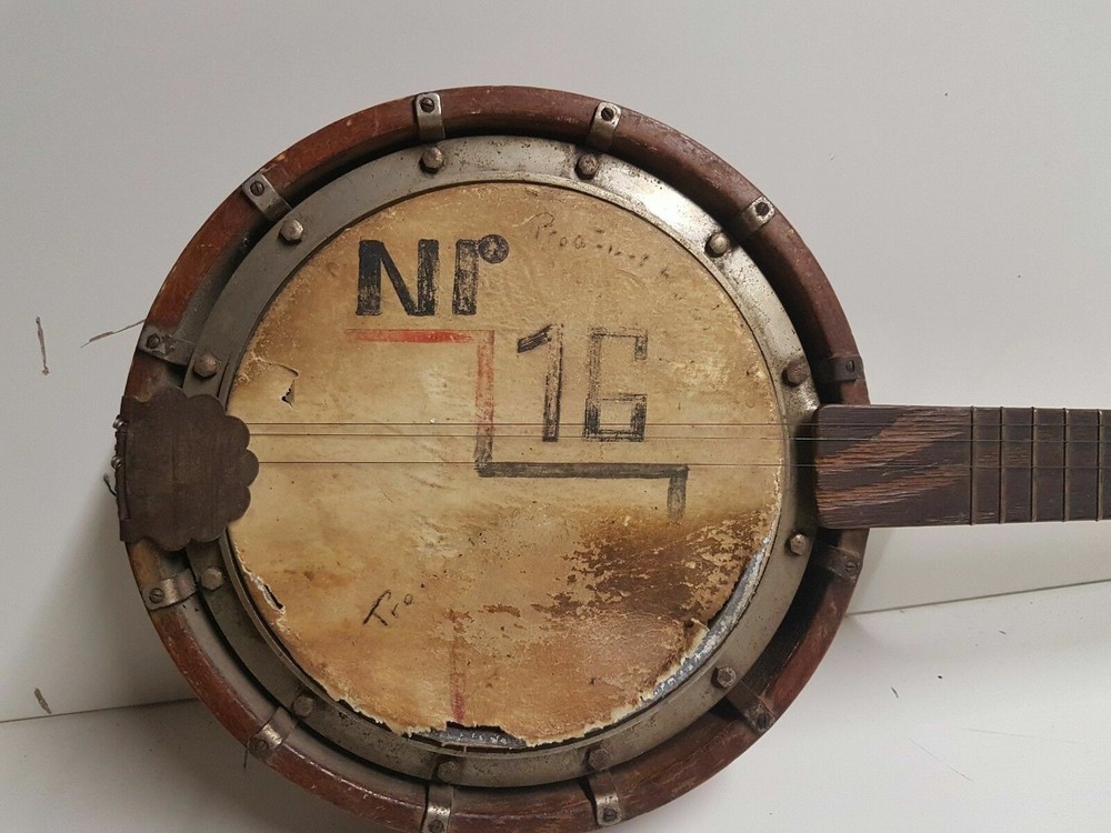 VINTAGE 4 STRING BANJO