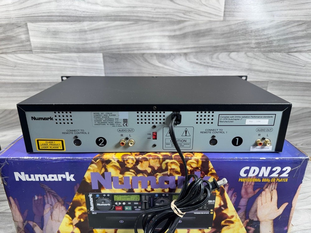 NUMARK CDN-22 2-CHANNEL DUAL DECK WITH CONTROLLER & BOX *AS IS READ*