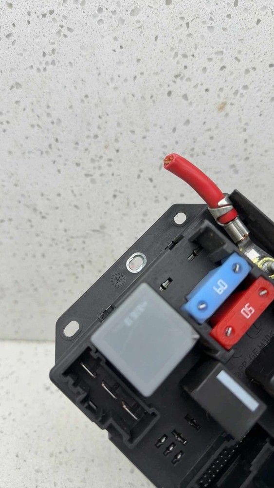 03 04 05 06 RANGE ROVER Engine Fuse Box