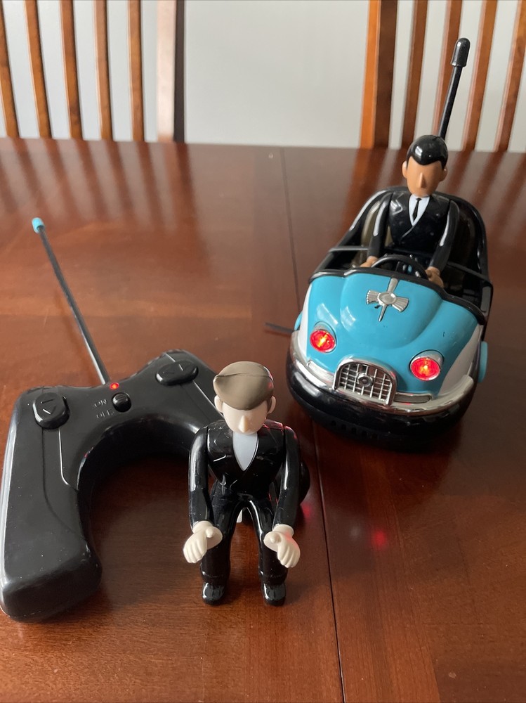 FAO Schwarz Remote Controlled Bumper Car RC Blue single controller & Red Driver