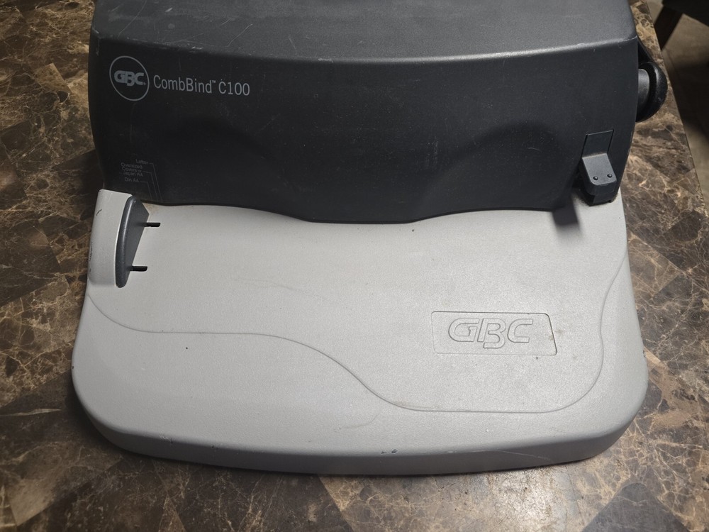 GBC CombBind C100 Manual Plastic System Binding Machine