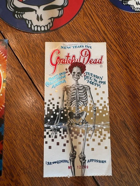 Grateful Dead Bundle ; 3 AUTHENTIC HANDBILLS, 3 DEADHEAD STICKERS(1 LARGE), +