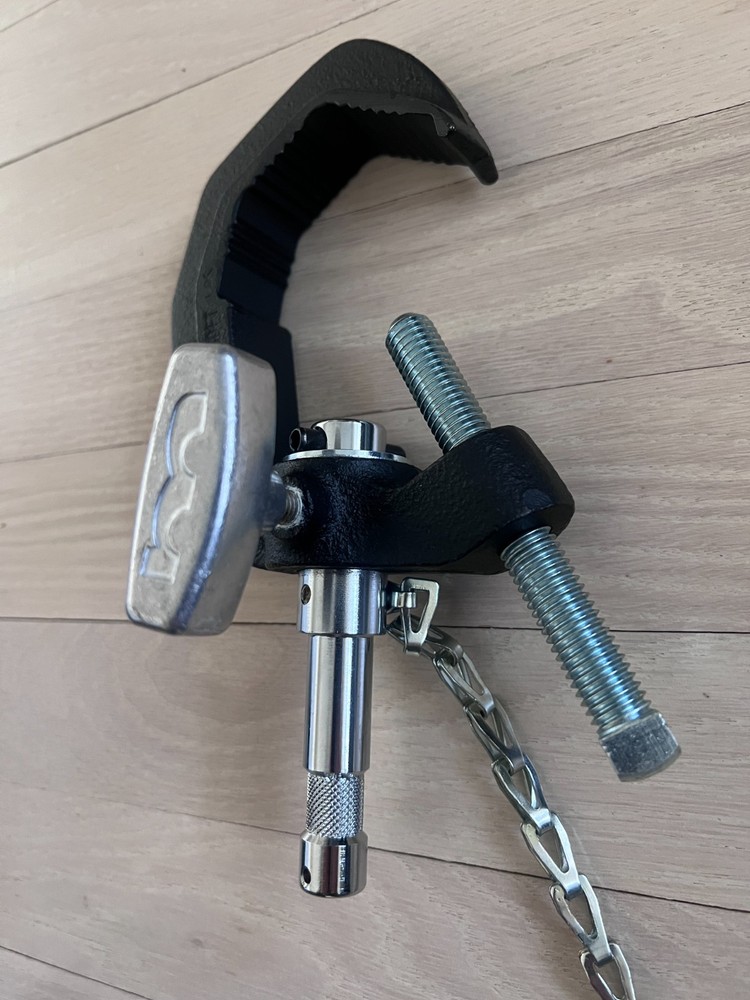 Matthews Baby Pipe Clamp