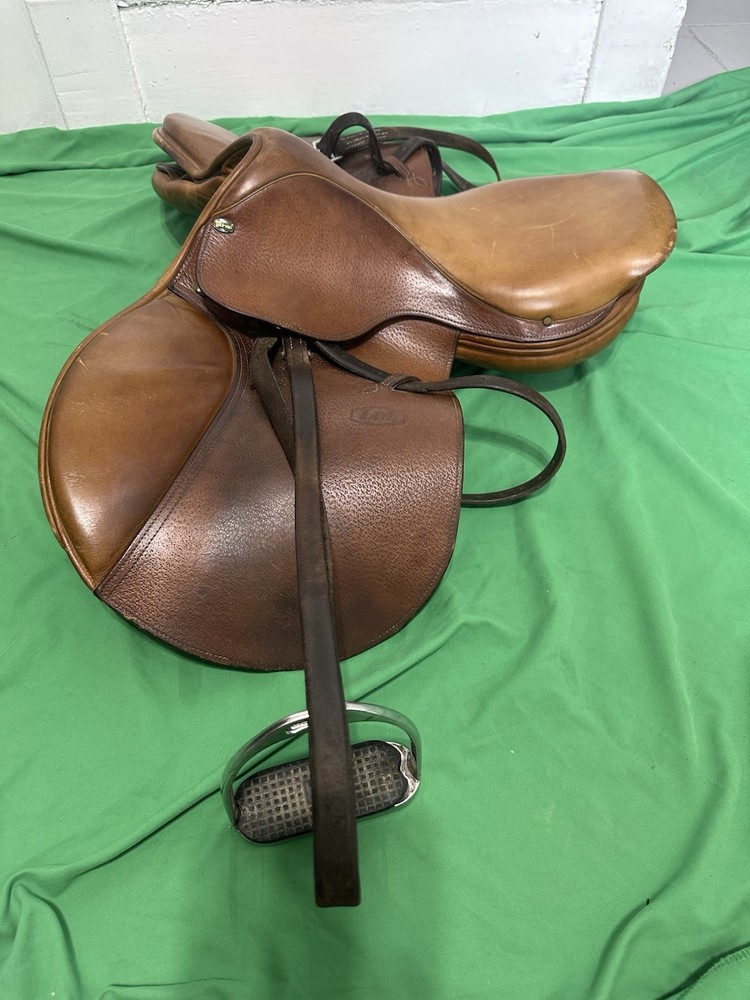 Beval Junior Saddle Size 15, Made in England, LTD2