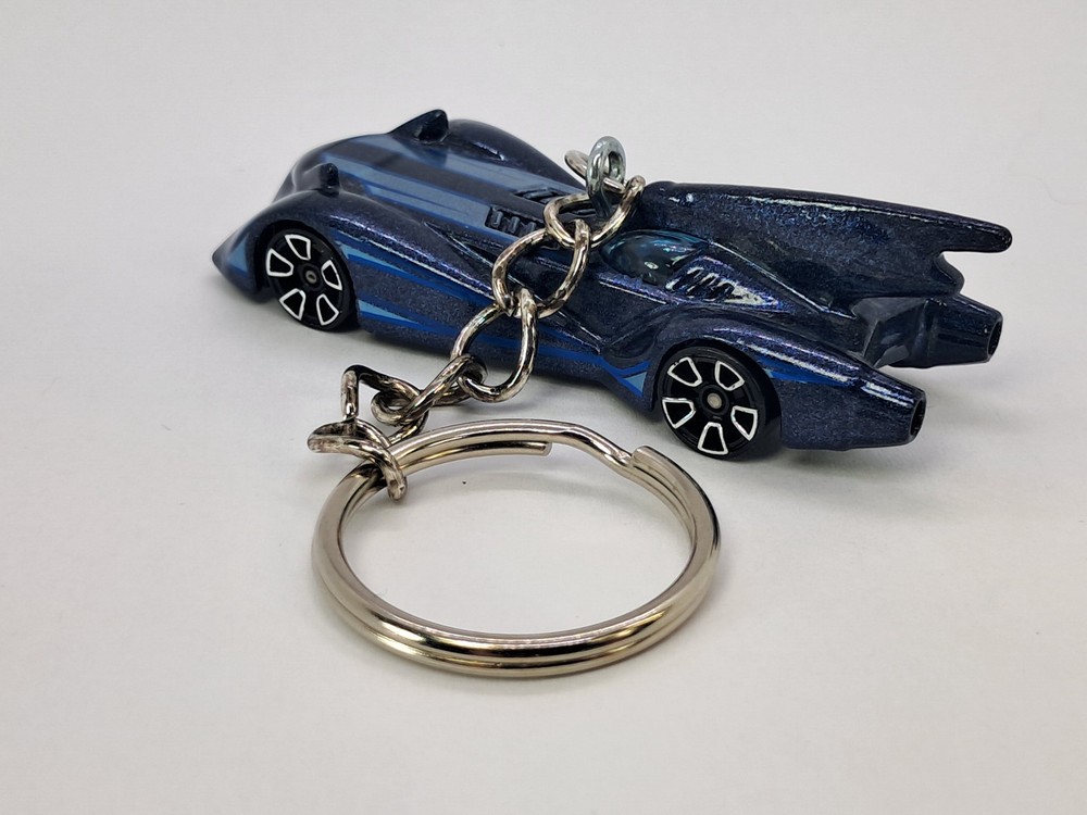 BATMAN BATMOBILE ~~ KEY CHAIN KEYCHAIN