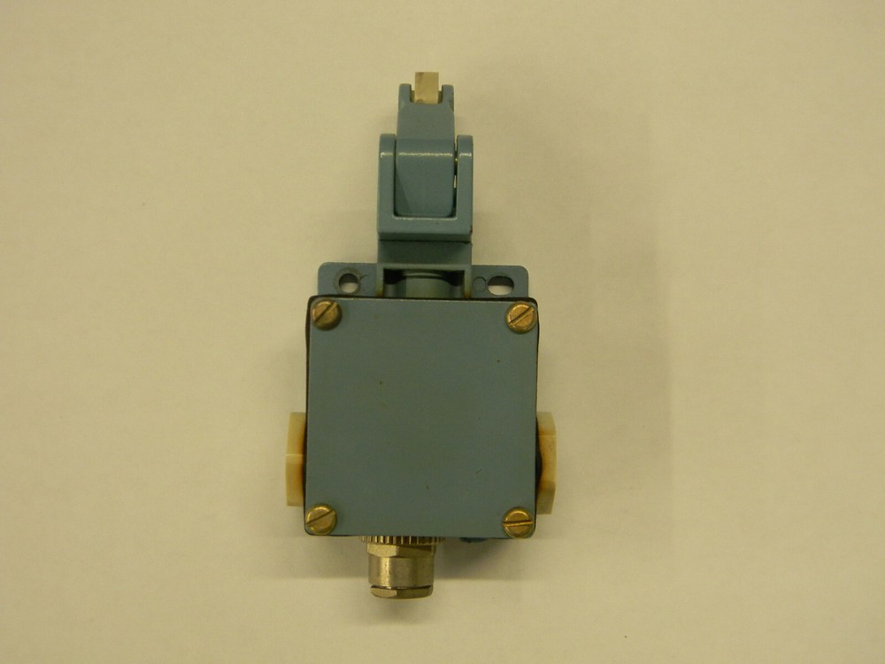 Crouzet 83-841-0 Roller Lever Limit Switch P4