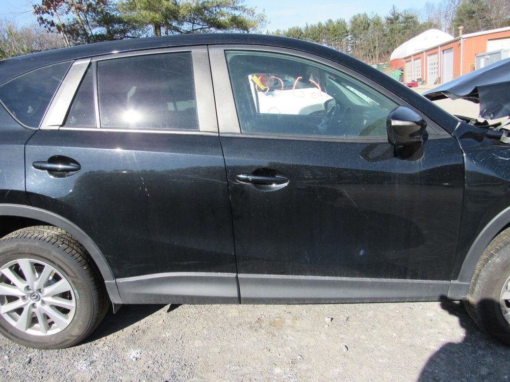 CX-5 2016 Glove Box 1030390