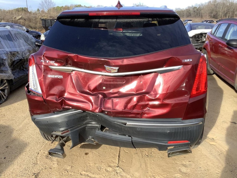 XT5 2017 Glove Box 4925385
