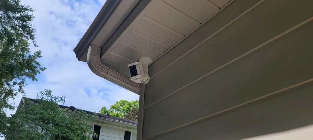 Ring Spotlight Camera Plus Multi-Use Mount Ceiling, Wall, under Eaves