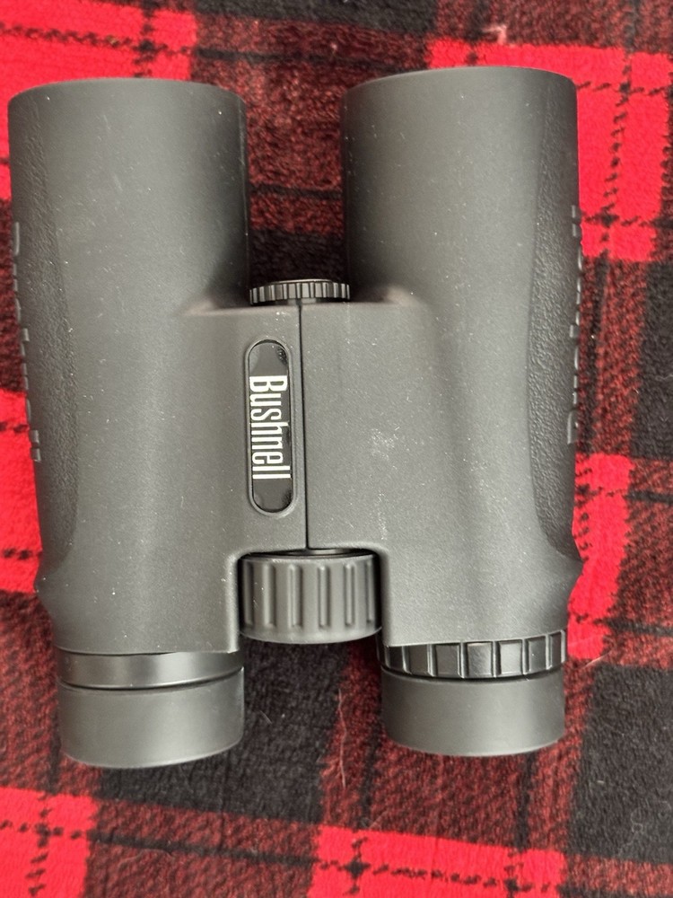 Bushnell 10x42mm Binoculars - Black