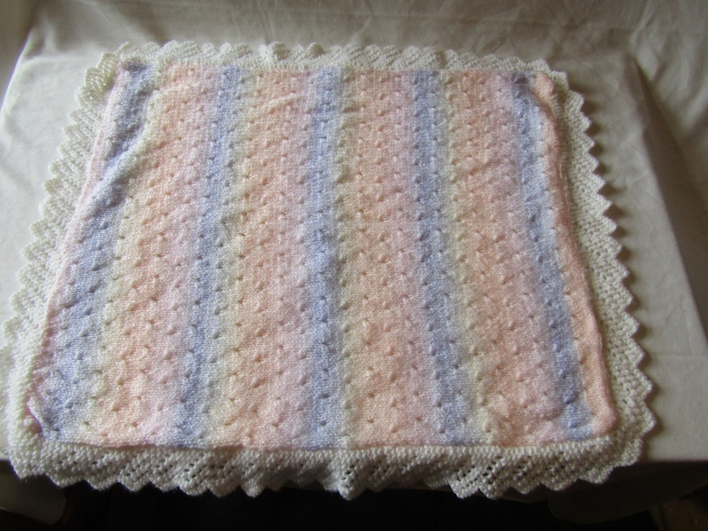 NEW HAND KNITTED DOUBLE SIDED BABY'S TOP BLANKET 25" x 22".