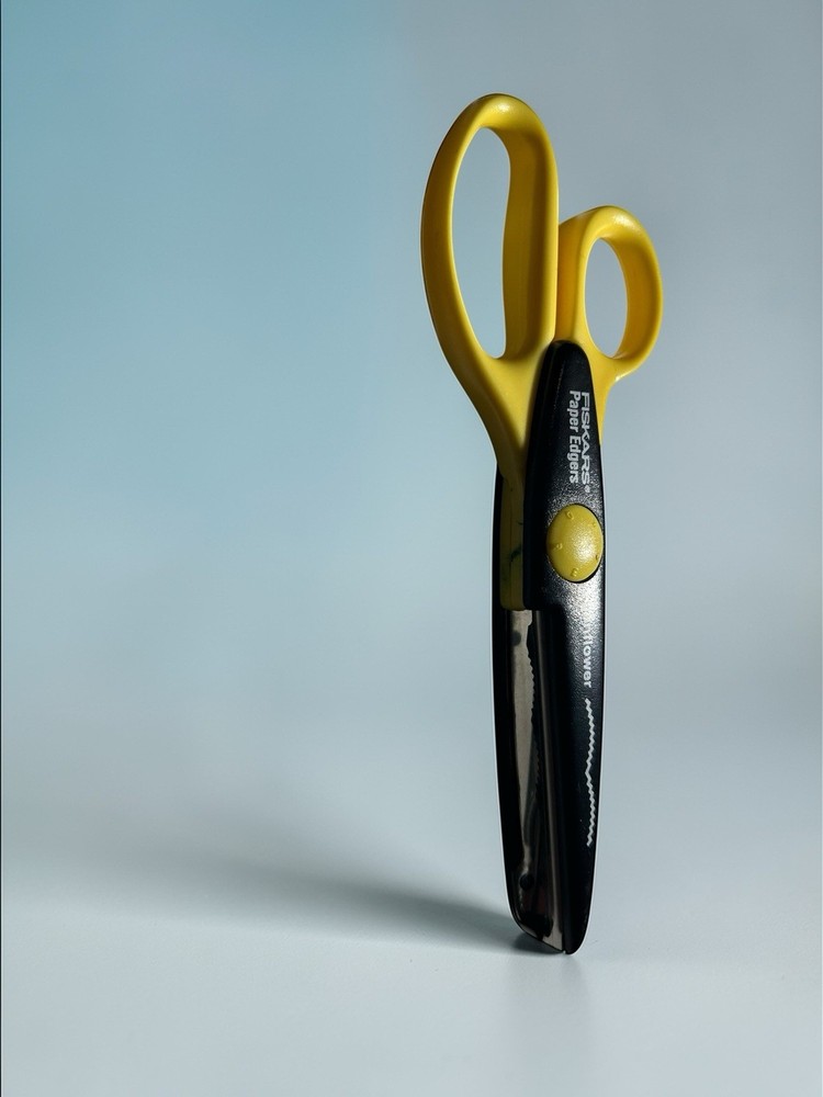 Fiskars Paper Edgers Scissors Sunflower Pattern
