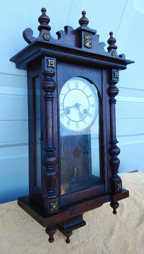VICTORIAN WALNUT VIENNA REGULATOR WALL CLOCK, I KNOW NOTHING ABOUT...JUNGHANS