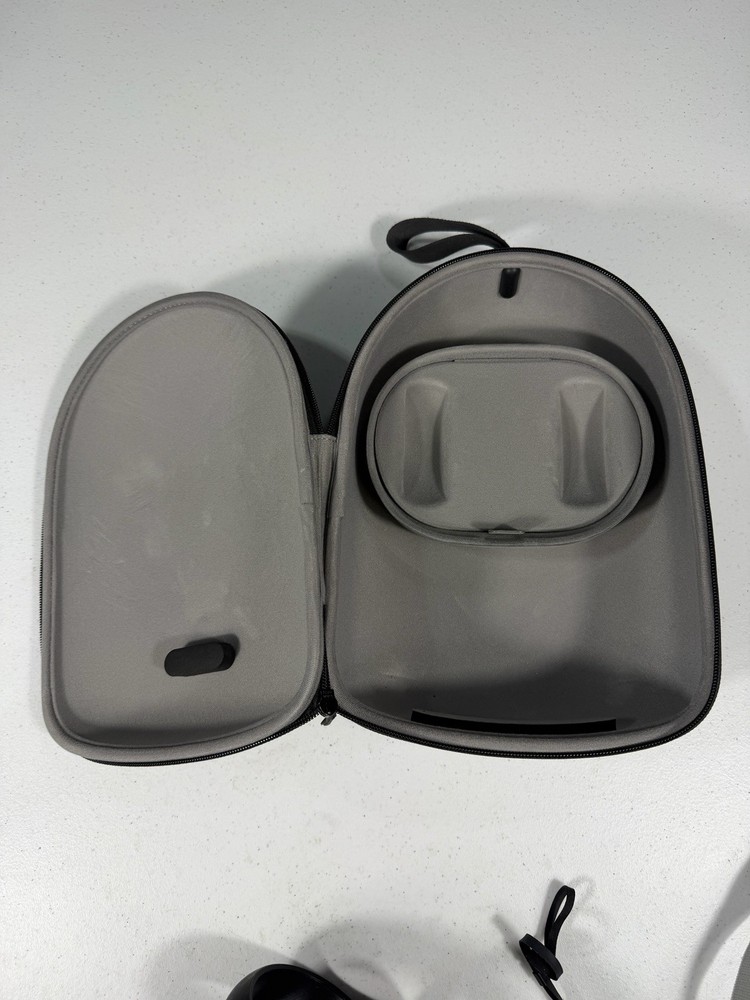 Oculus / Meta Quest 2 VR Carrying Case Hard Travel Storage Case