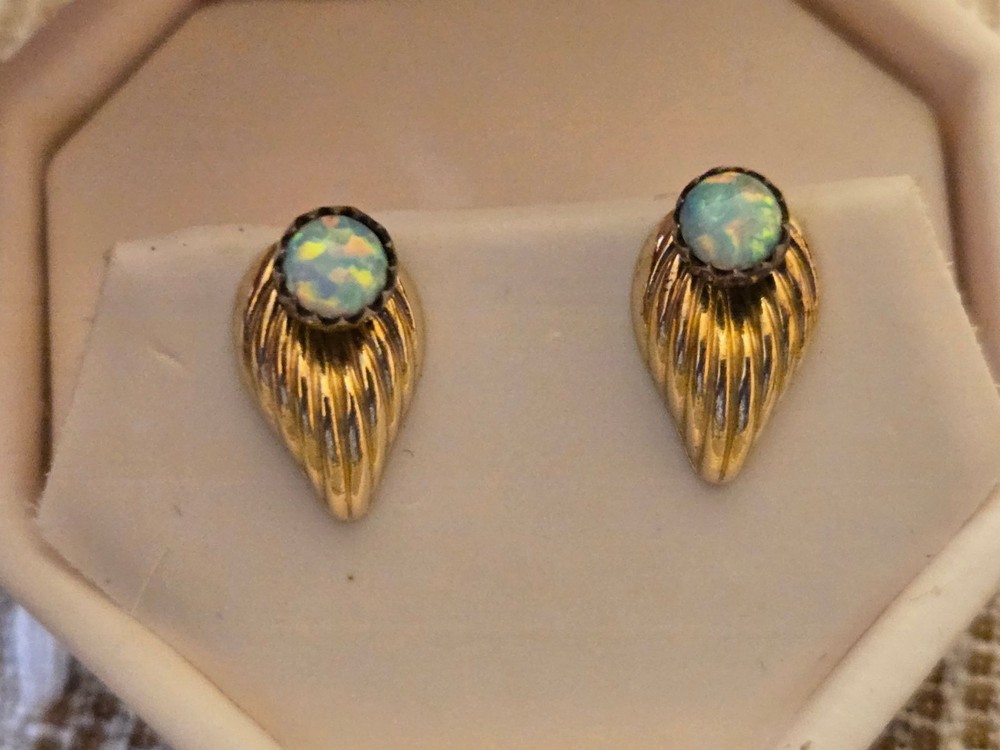 Vintage Gold-Tone Opal Stud Earrings With Leaf Design