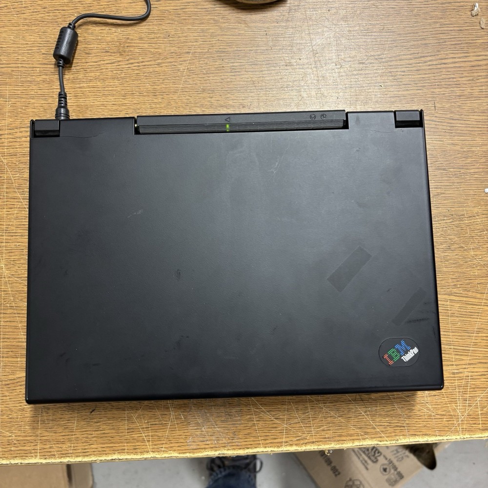 IBM Thinkpad 365X - Vintage Intel Pentium Notebook with Microsoft Windows