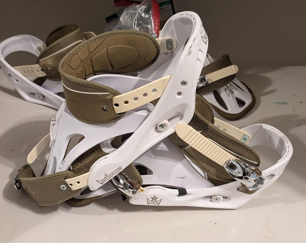 burton freestyle snowboard bindings large USED