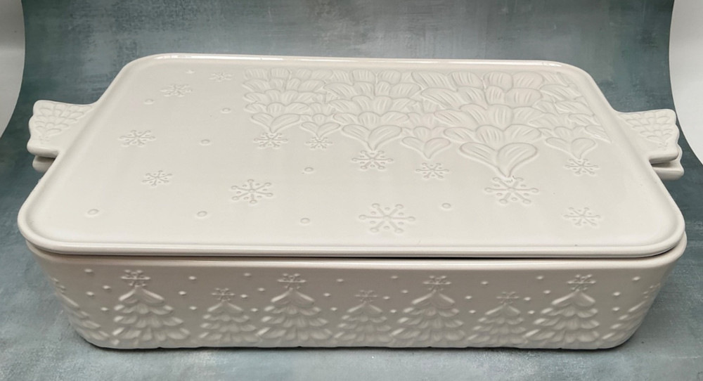 Temptations Frosty Forest White Large Rectangular Baker 4 QT w/Lid