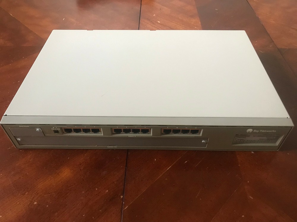 Bay Networks BayStack 100Base-T Hub - Tested