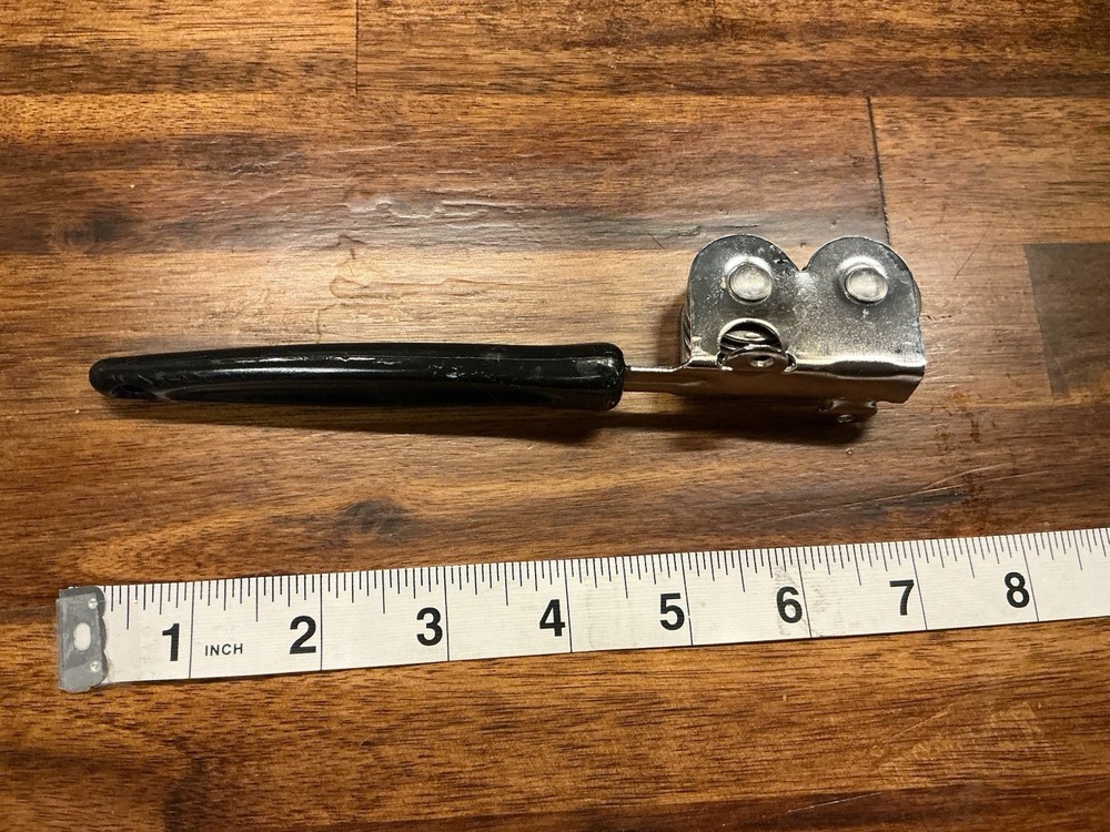 VINTAGE EKCO PULL-THROUGH KNIFE SHARPENER BLACK PLASTIC HANDLE
