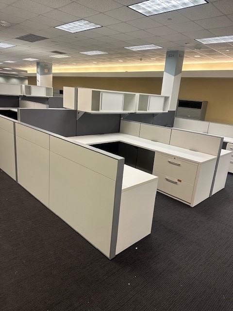 Cubicles / Stations by Haworth Compose 7 1/2’ x 7 1/2’