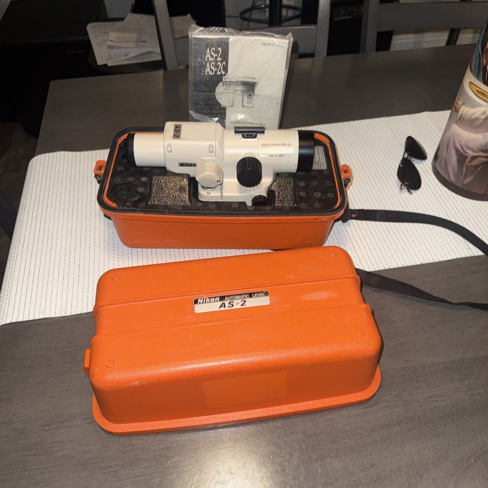 Nikon  AS2.(34x) Automatic level W/ Case & Manual