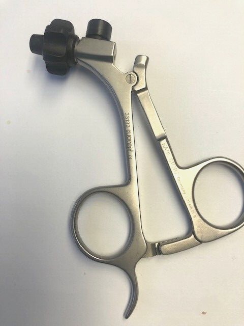 Karl Storz 33133 Hemostat Style Metal Handle