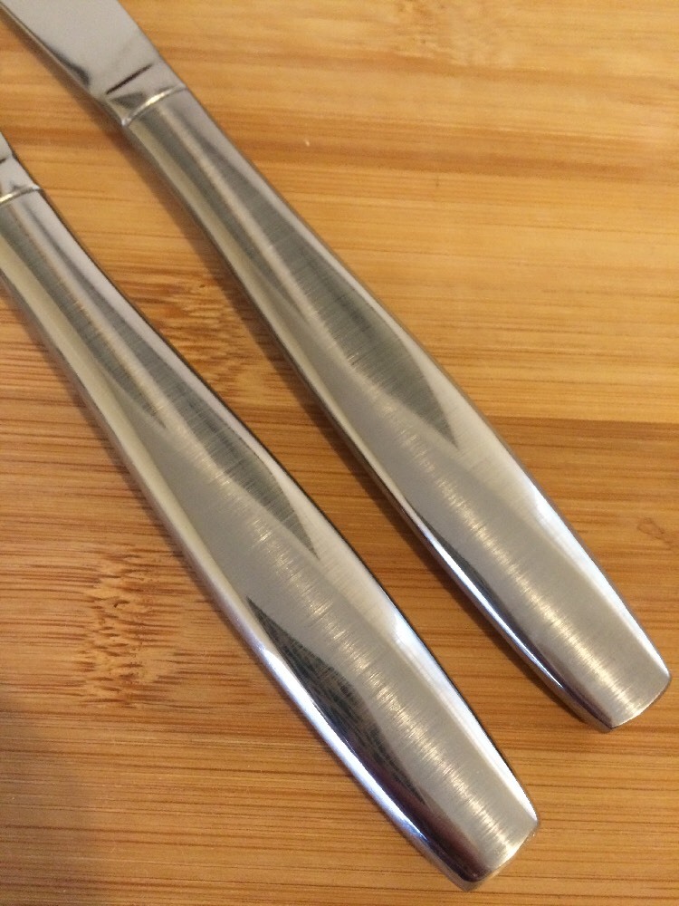 Hampton Stainless ABSOLUTE SATIN Band Flat Tip 2 Solid Dinner Knives 9.25" New