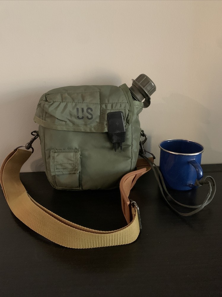 US Army Collapsible 2 Quart  Water Hydration Canteen w/ Tin Can