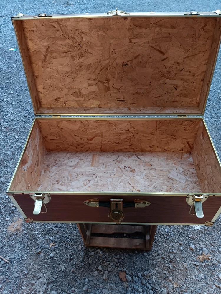 storage trunk footlocker