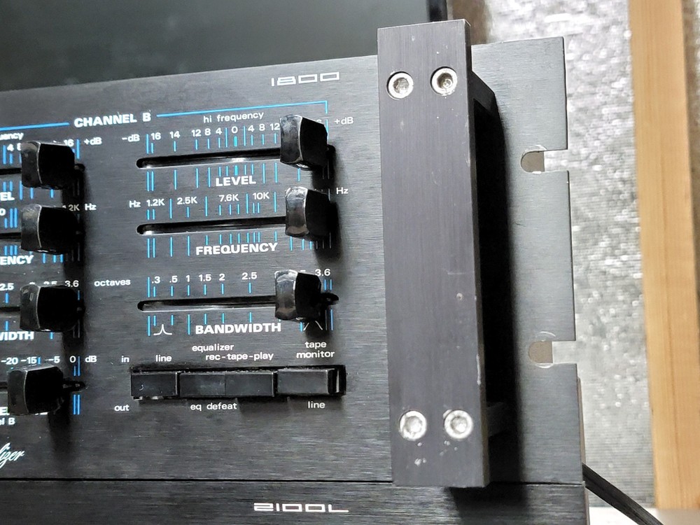 80's SAE PARAMETRIC 1800 EQUALIZER - made in USA works great SERVICED