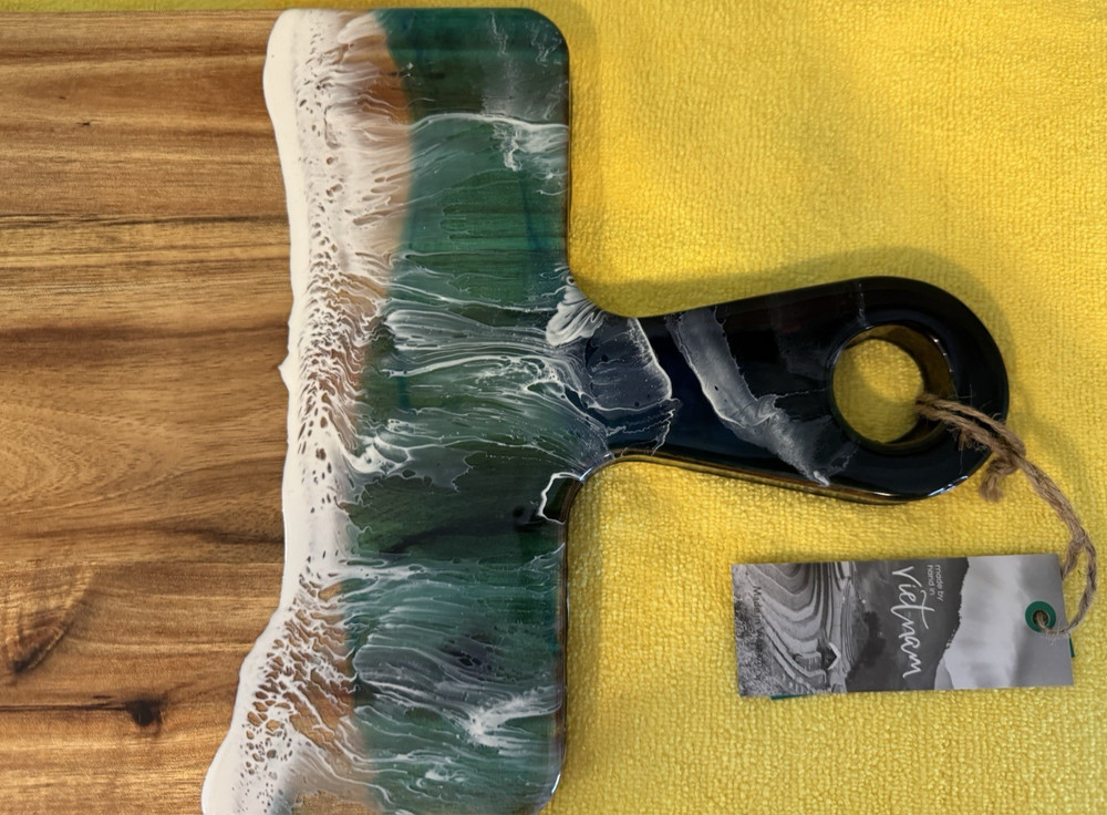 CUTTING BOARD WOOD WITH OCEAN NWT