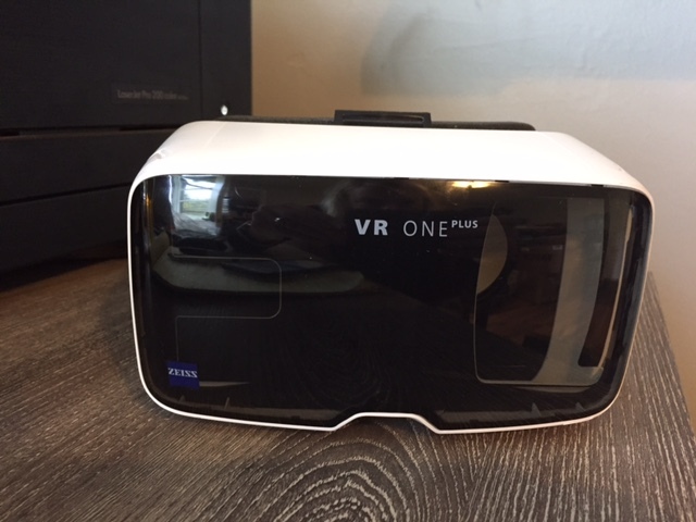Zeiss VR One Plus virtual reality headset Missing Strap but Good Condition Used