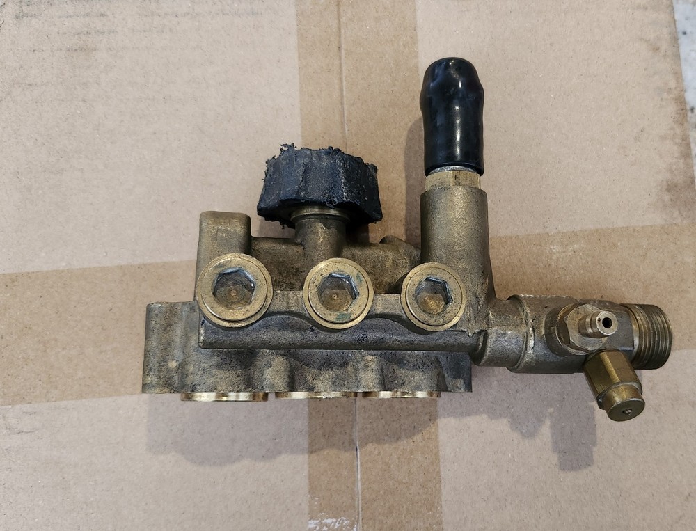 7105706 Pump Manifold