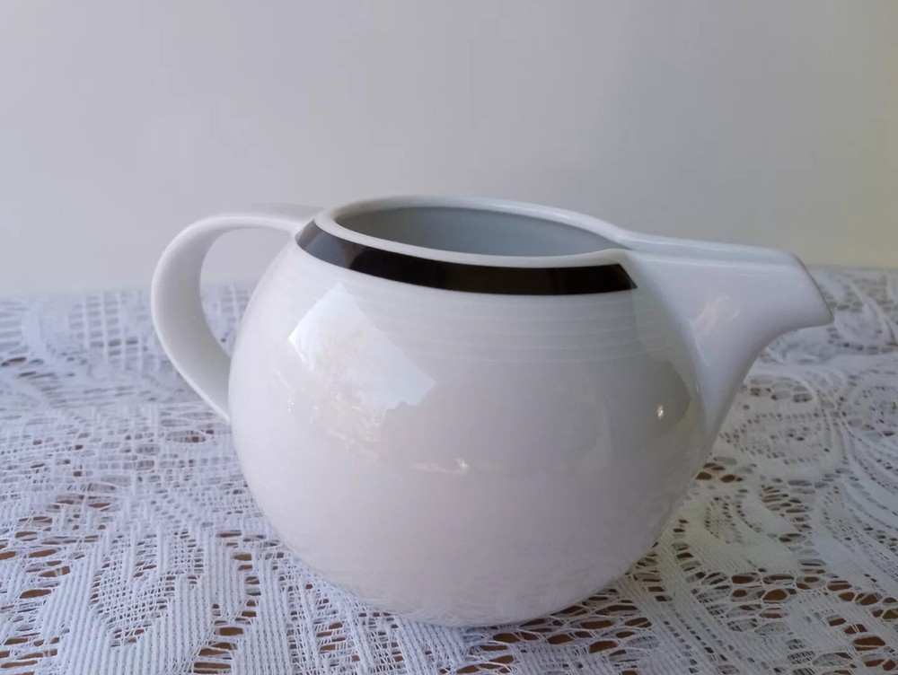 Vintage STUDIO NOVA Y0131 Cafe Classics Black Small Creamer Dish Replacement