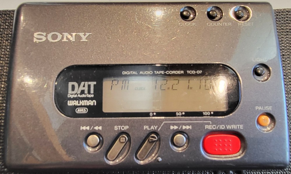 SONY TCD-D7 WORKING DAT RECORDER RECENTLY SERVICED BATTERY CASE ADAPTED FREE SHI