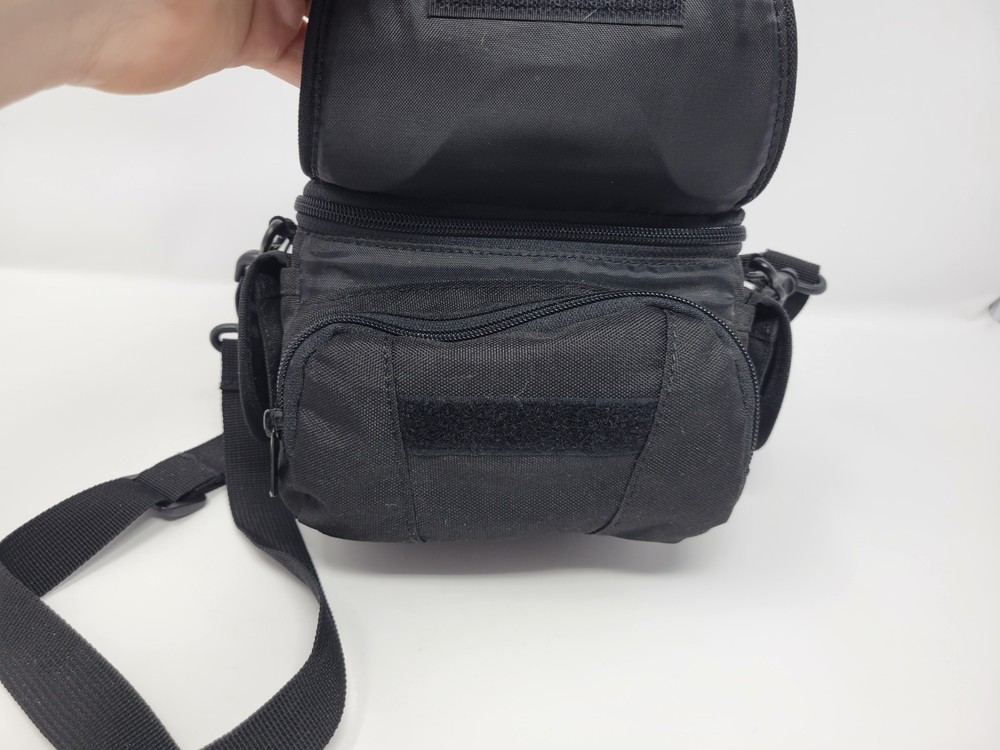 On the Go Lowepro Compact Digital Camera Bag Adjustable Strap Handle Portability