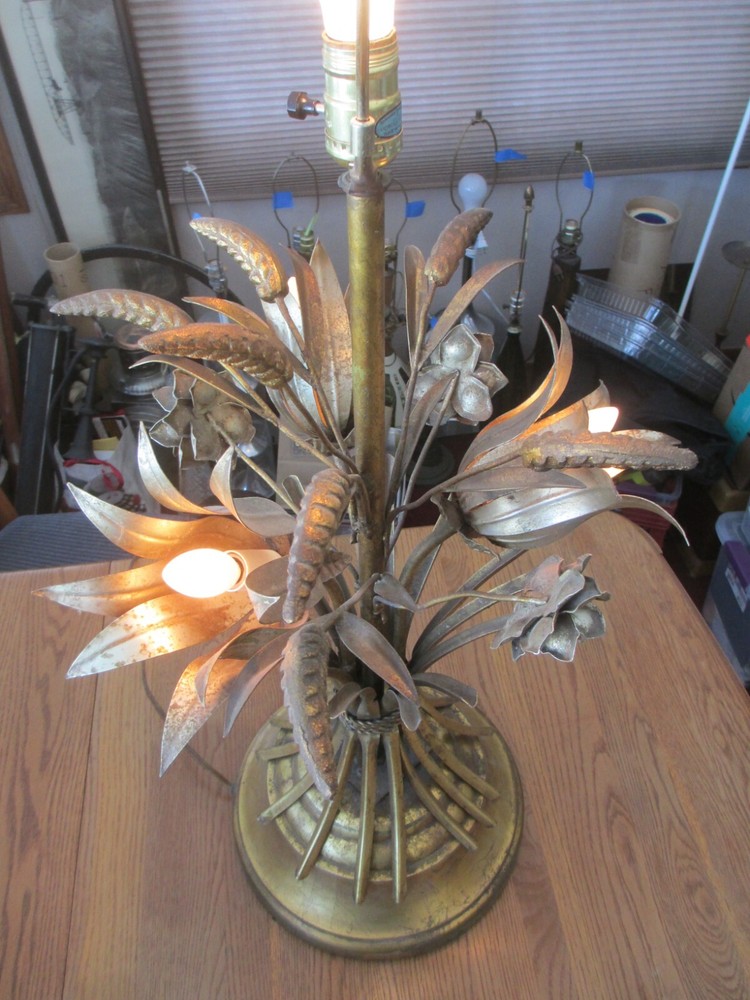Hollywood Regency Gold Gilt Wheat Sheaf Table Lamp Light