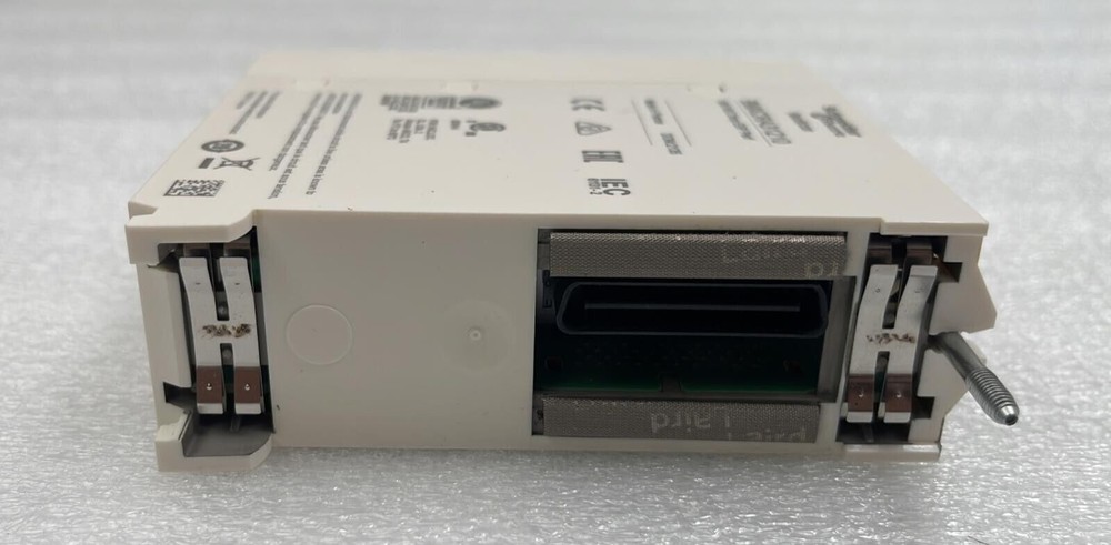NEW - Schneider Modicon BMXCRA31210