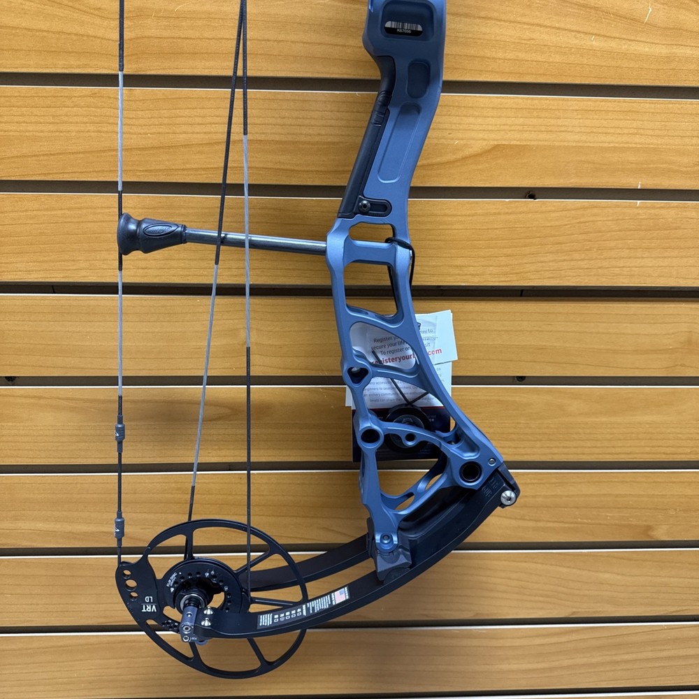 Item 3853 - Bowtech Archery Compound Bow - Virtue - RH - Tac Blue - #70