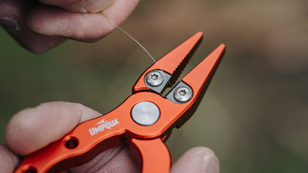 Umpqua RiverRun Nipper with Lanyard