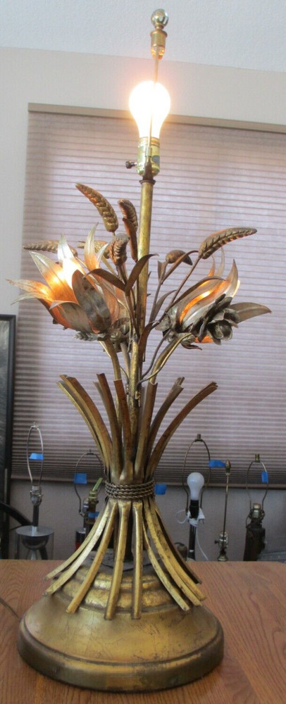Hollywood Regency Gold Gilt Wheat Sheaf Table Lamp Light