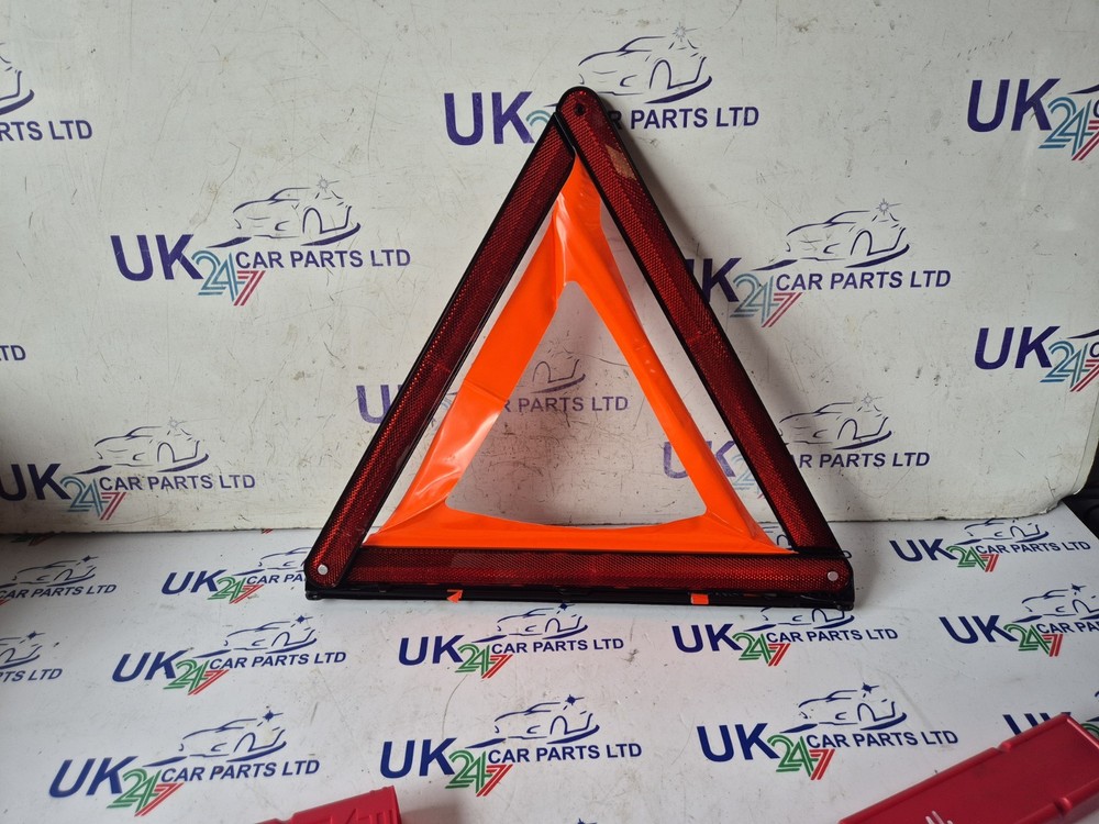 AUDI A3 8V 2013-2016 HAZARD WARNING TRIANGLE TOOL 8K0860251